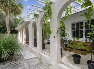 291 W Mashta Dr, Key Biscayne, FL 33149