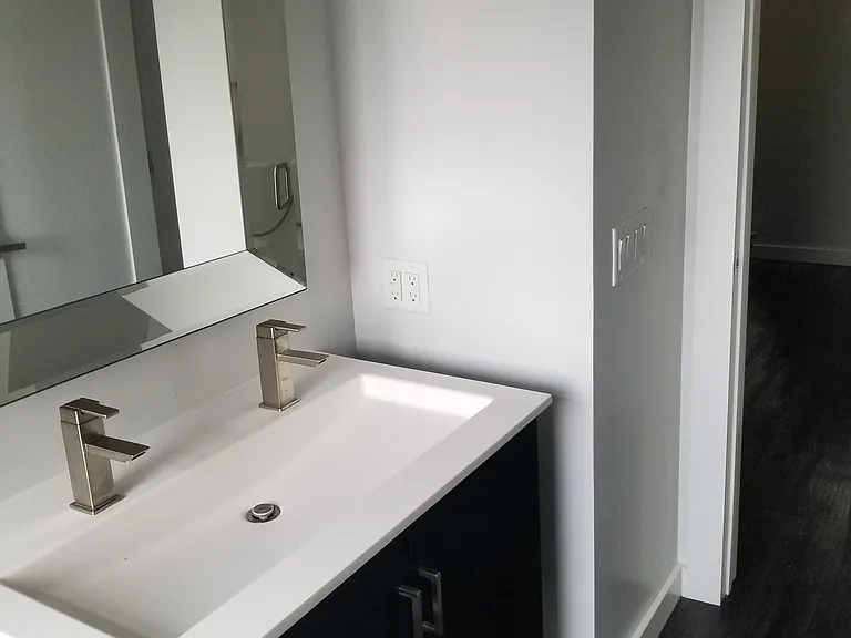 123 N Locust St #407 — Photo 9