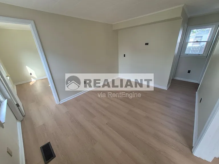2717 Dakota Ave — Photo 10