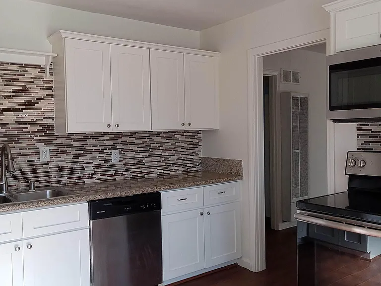 1211 Flora St — Photo 12