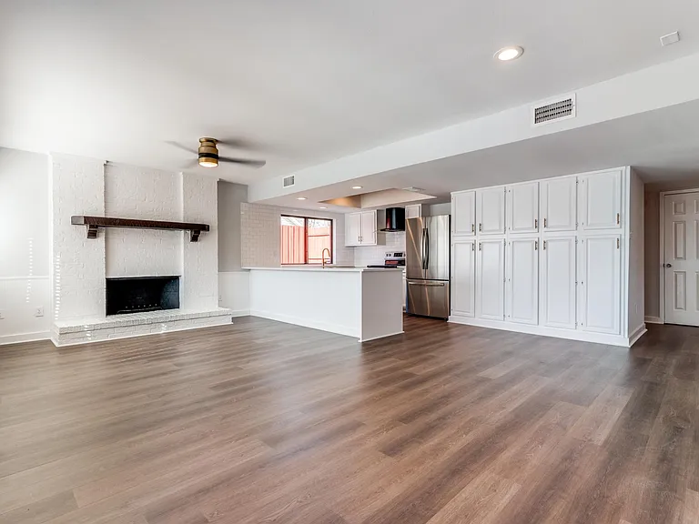 2700 Chancellor Dr — Photo 10