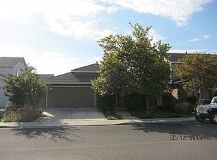1020 Goldfinch Ln, Patterson, CA 95363