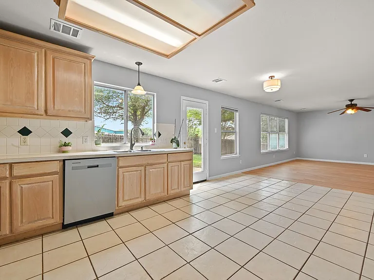 2700 Cradle Rock Trl — Photo 16
