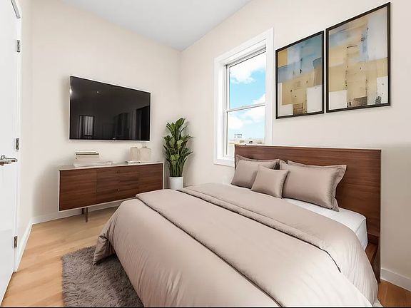 3rd image of 328 Nassau Ave #4