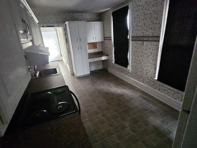 4 Spring Garden St — Photo 8