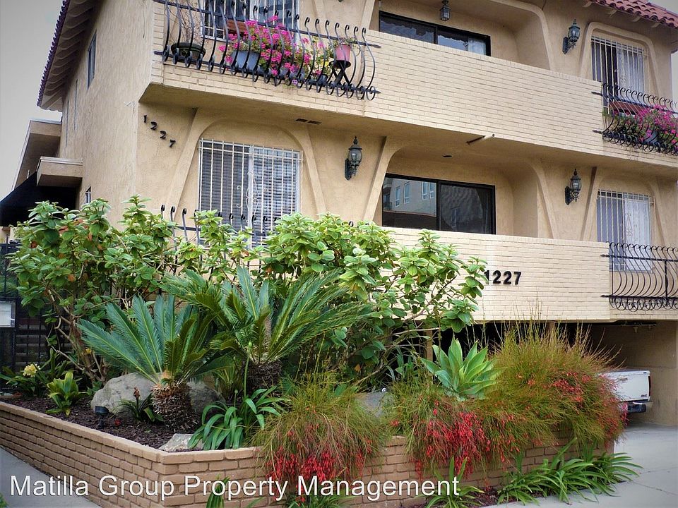1st image of 1227 Wellesley Ave APT 9