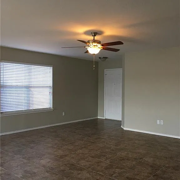 8320 Autumn Creek Trl — Photo 4