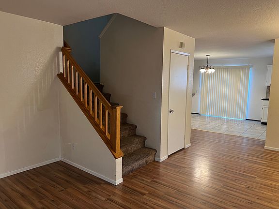 3rd image of 528 Louisville St