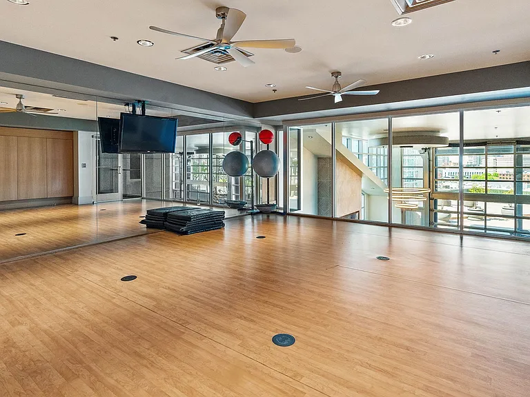 600 12th Ave S #2103 — Photo 35