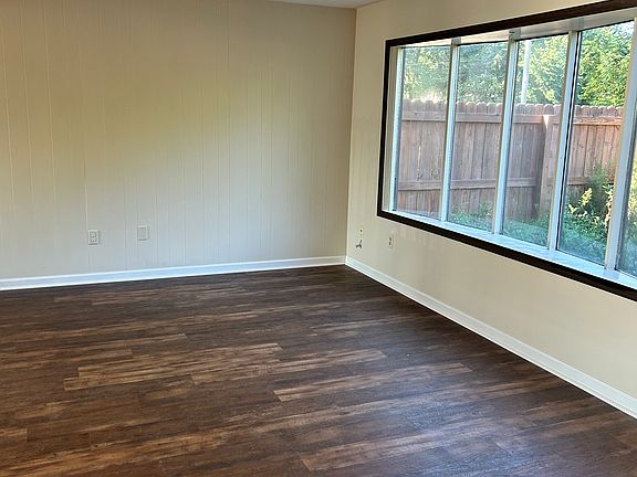 5th image of 9956 Johnnycake Ridge Rd APT D12