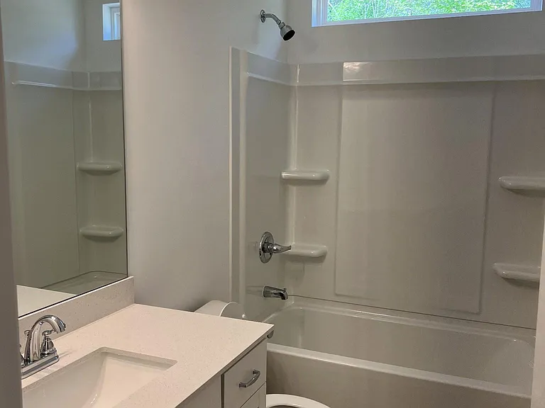 216 Hanson Ln — Photo 3