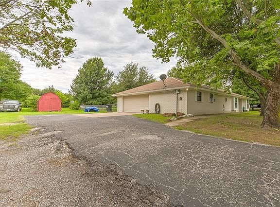5th image of 214 Mesquite Dr