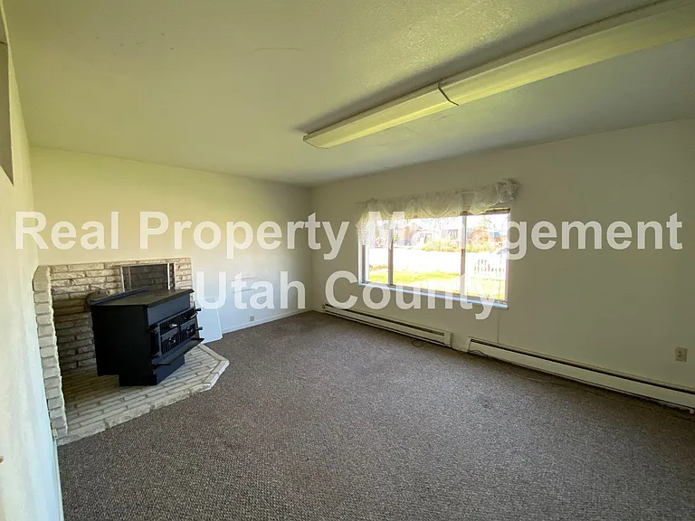 1285 W Utah Ave — Photo 28