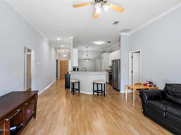 4th image of 9477 Daniels Mill Dr W
