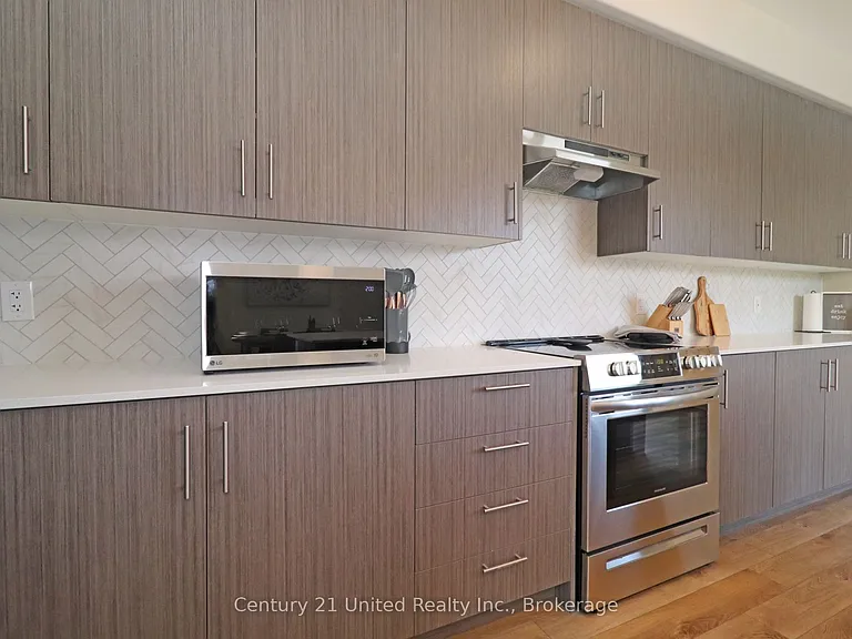 228 Rowberry Blvd — Photo 15