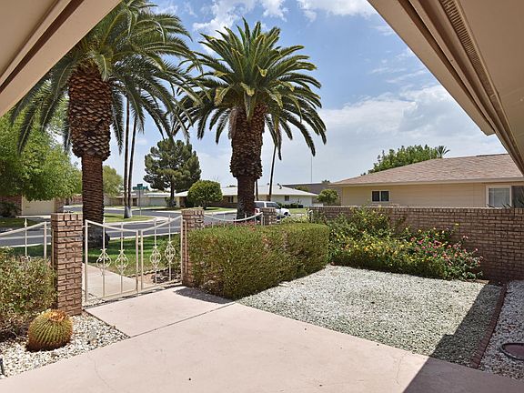 2nd image of 10323 W Prairie Hills Cir