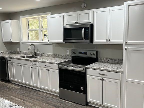 Lots of cabinets