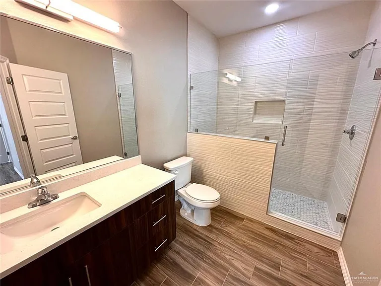 4004 Walnut Ave #3 — Photo 13