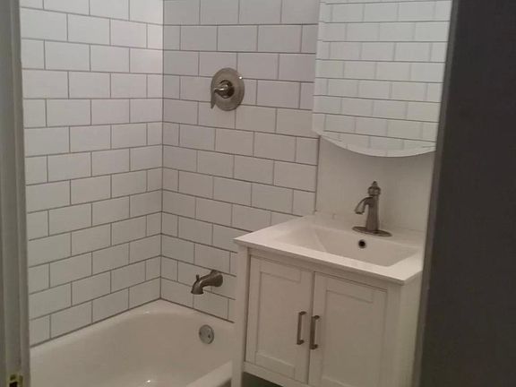 4th image of 2445 Aldrich Ave S APT 2