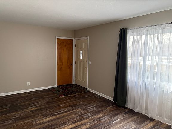 3rd image of 8352 Galloway Dr