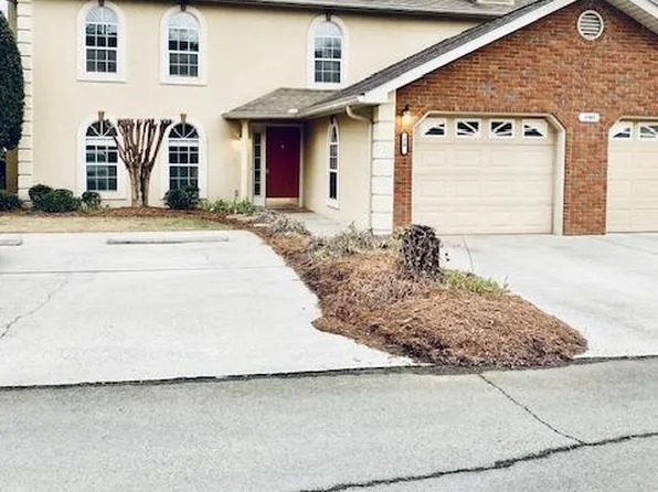 1702 White Oak Ln, Dalton, GA 30721