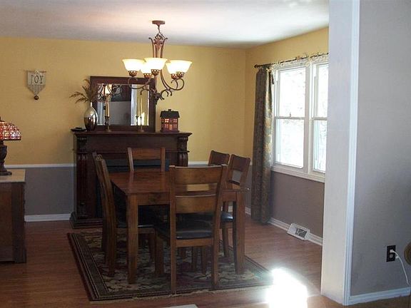 5th image of 56 Hillview Dr