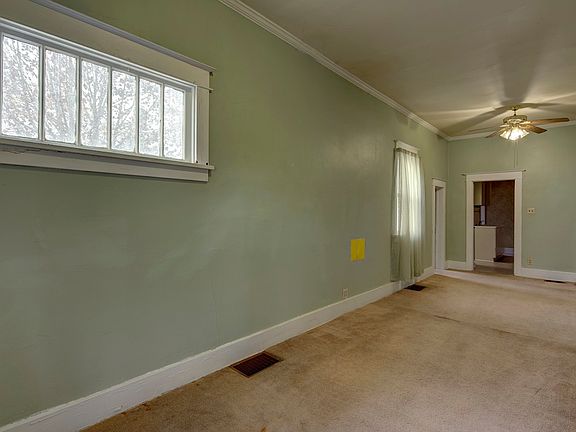 2nd image of 5419 Leavenworth St