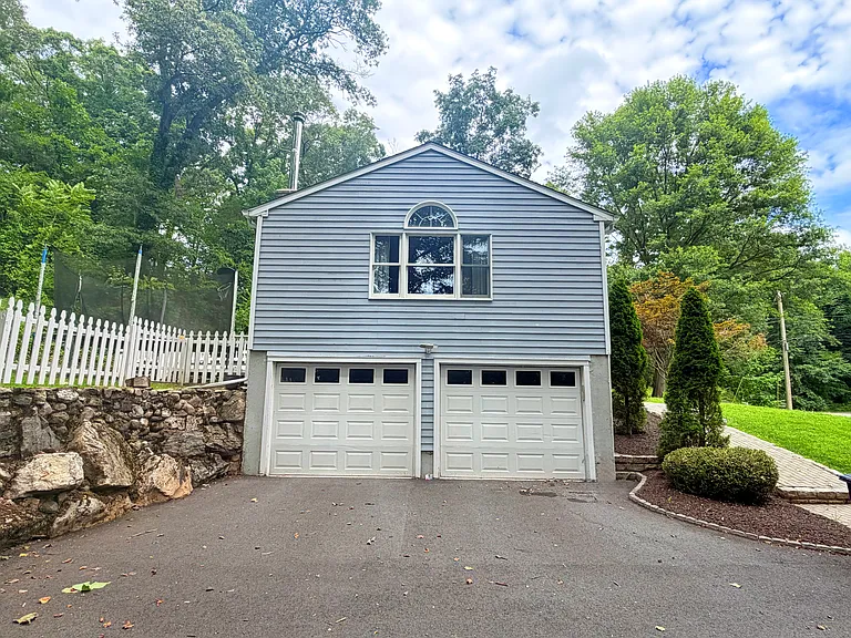 500 Wolcott Ln — Photo 4