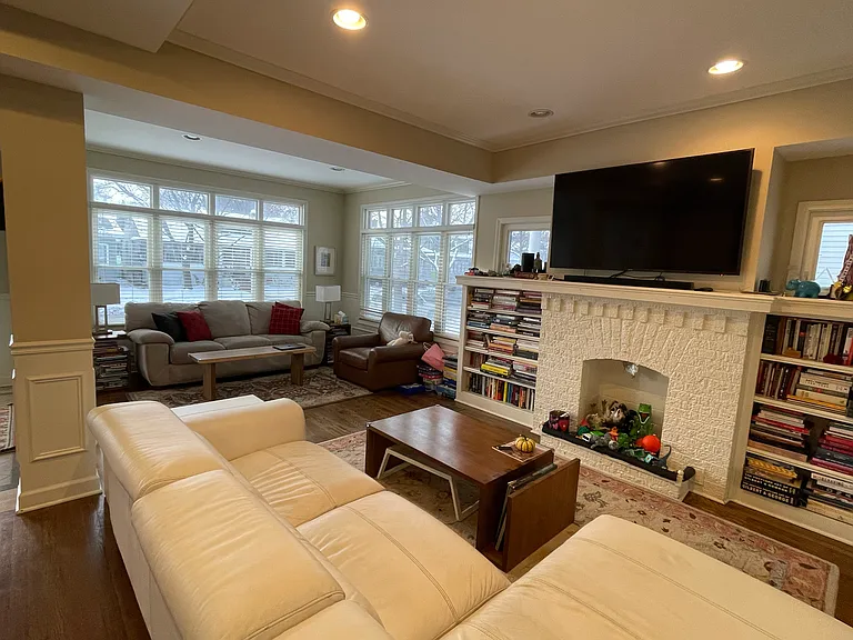 636 S Humphrey Ave — Photo 4