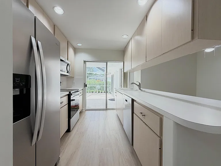 6104 Red Oak Ct — Photo 11
