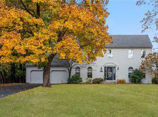 33 Southbury Rd, Cumberland, RI 02864