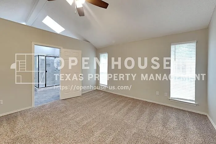 1914 Oakbluff Dr — Photo 9