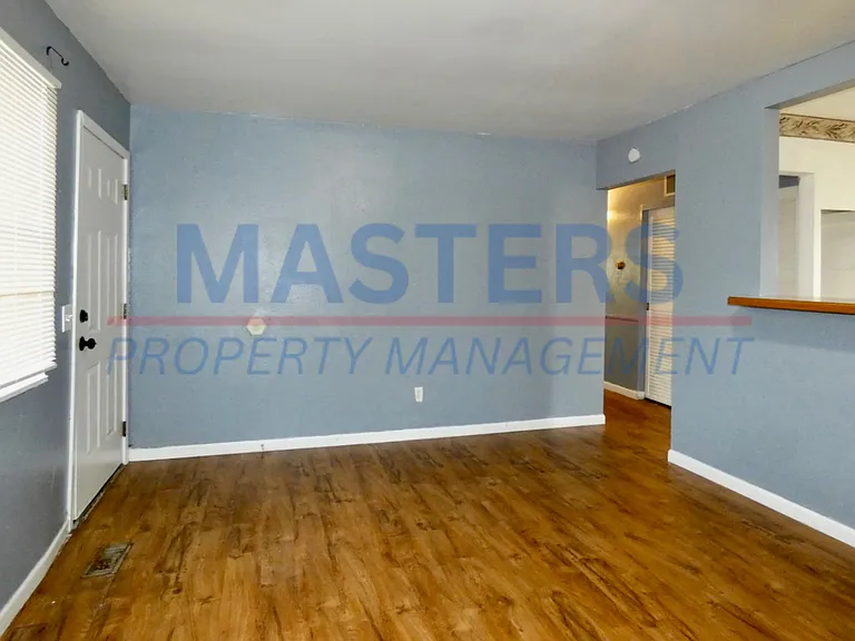 3907 Donegal Ln — Photo 6