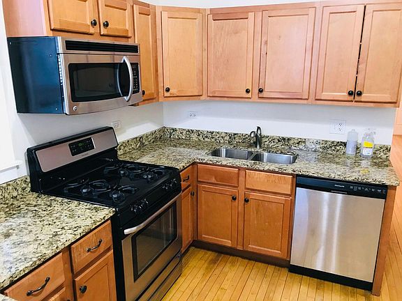 3rd image of 2937 N Allen Ave #1
