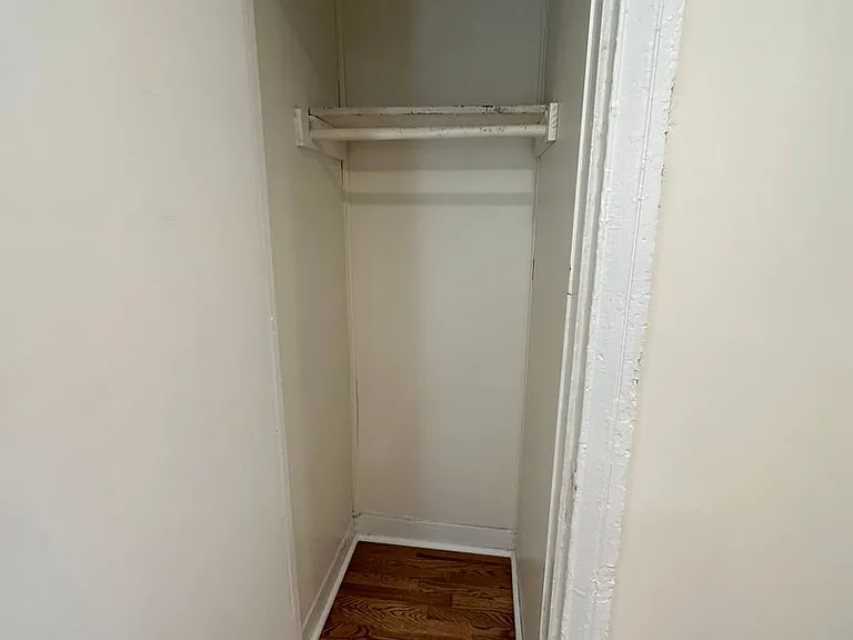 136 E Bushkill St — Photo 11