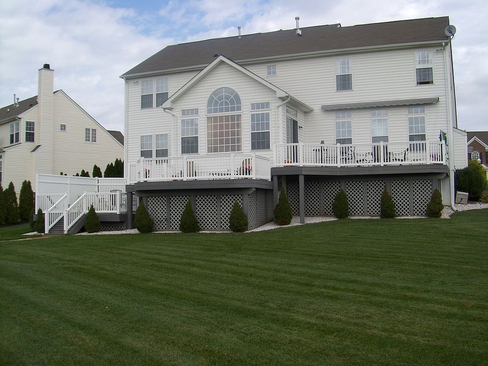 2nd image of 61 Cantwell Dr