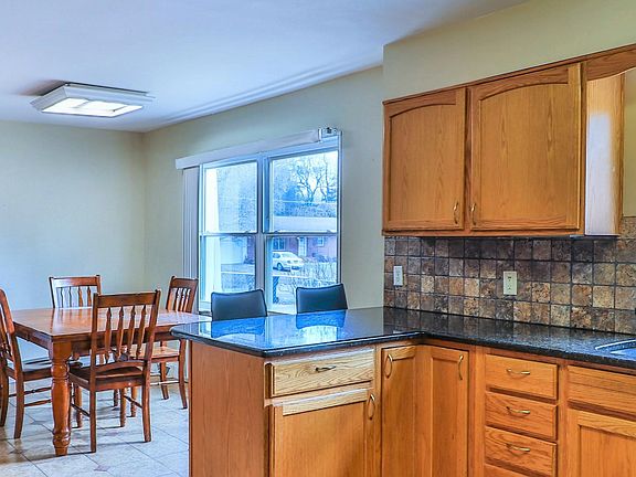 4th image of 3934 Beverly Pl