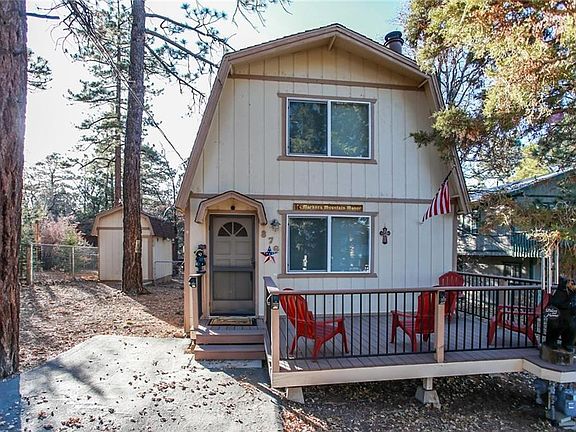 3rd image of 876 Leonard Ln