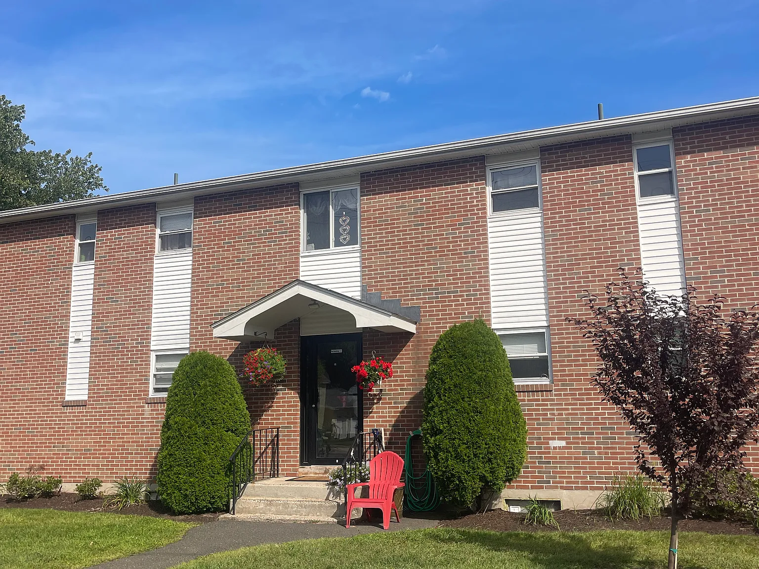 2 bed, 750 sqft, $1,850 — Photo 1