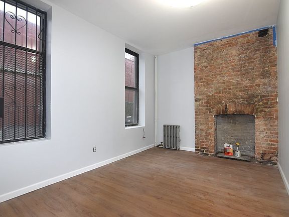 5th image of 209 Bedford Ave #2H