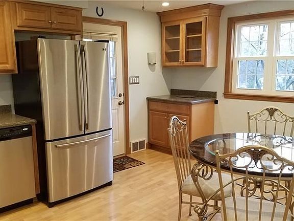 3rd image of 177 Elmwood Dr