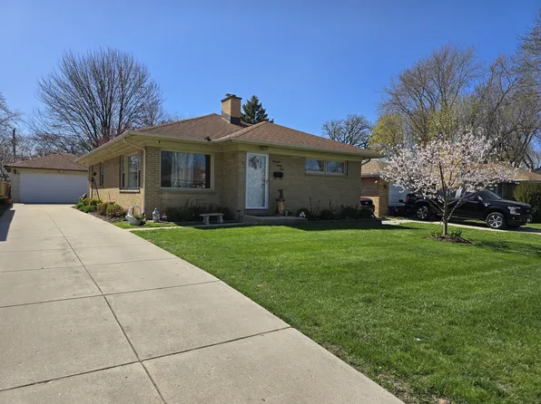 1934 Linden Ave, Waukegan, IL 60087