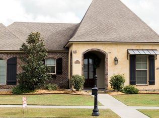 201 Brook Hill Dr, Youngsville, LA 70592