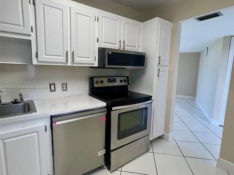20400 W Country Club Dr #608 — Photo 7