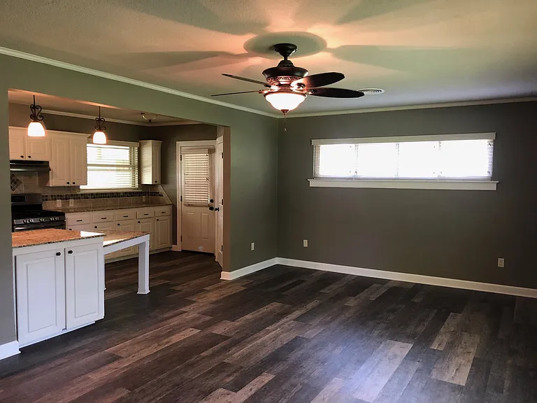 368 Oak St — Photo 9
