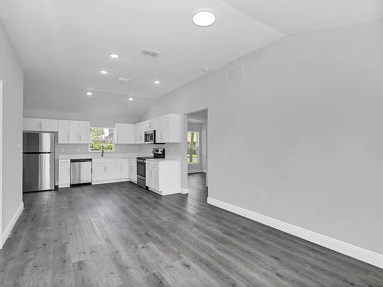 2 Dogwood Radl — Photo 15