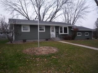 507 7th St NE, Stewartville, MN 55976