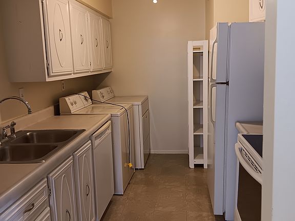 5th image of 522 Orange Dr #1-31