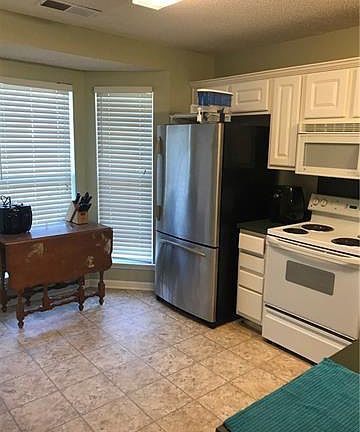 4th image of 109 Lantana Dr