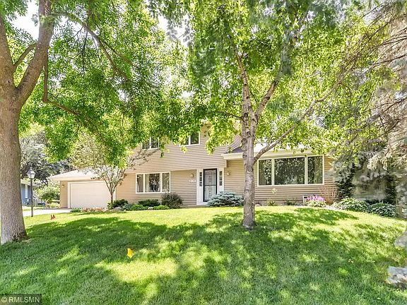 2nd image of 2136 Cameron Dr